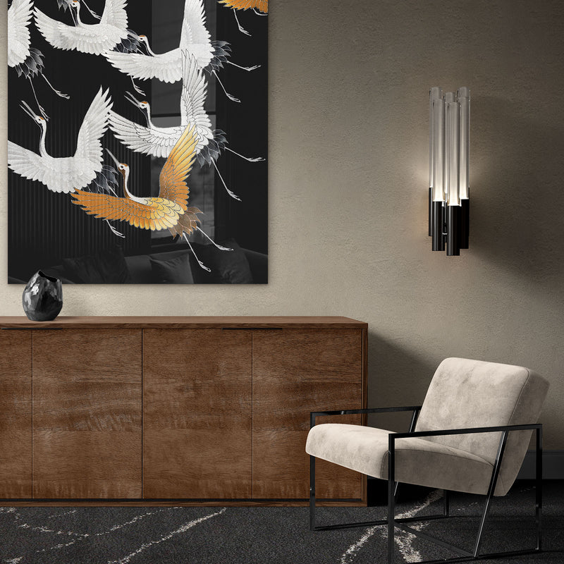 Grote wanddecoratie in de woonkamer