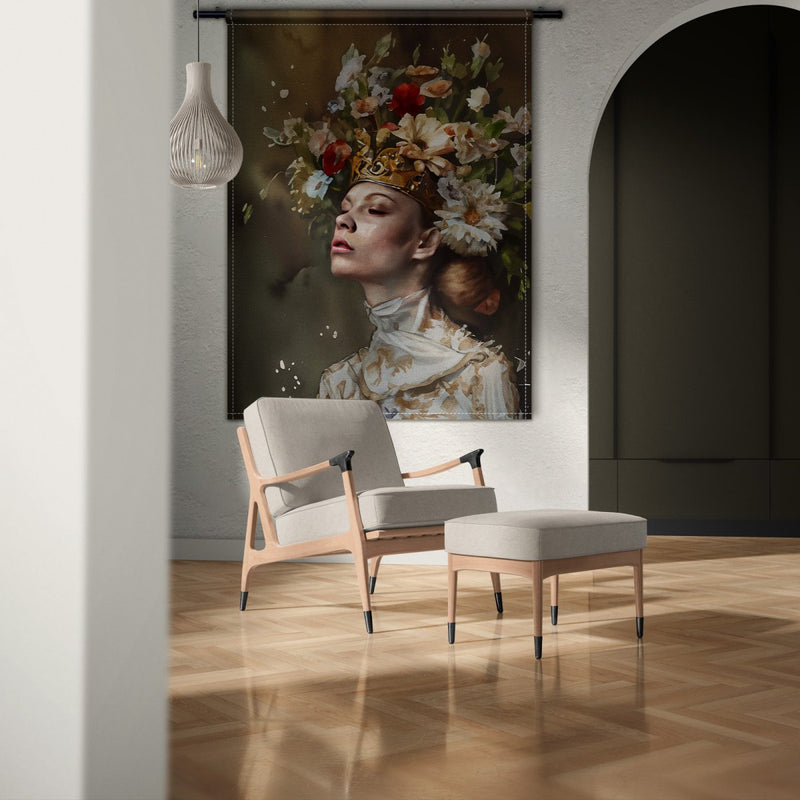Queen's bloom, het prachtige schilderij van een vrouw (de koningin) met een koninklijk boeket bloemen op haar hoofd als kroon.