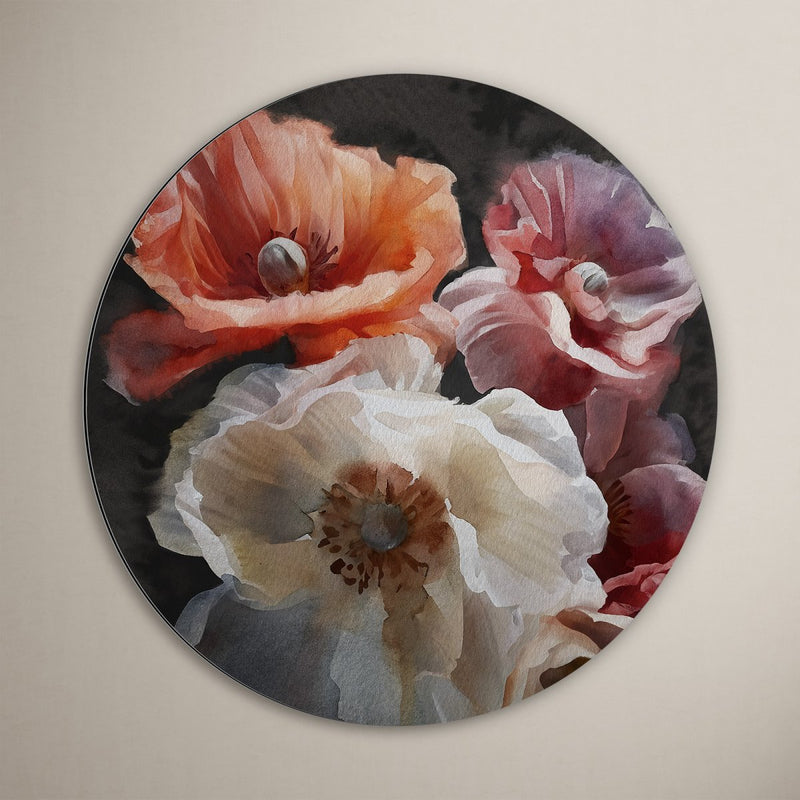 Moderne wandcirkel met klaprozen – expressief schilderij van drie bloemen, verlicht door zacht maanlicht