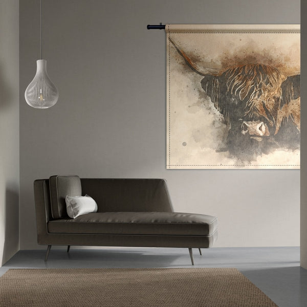 Hier zie je het unieke wandkleed van de Schotse hooglander boven de bank in de woonkamer hangen.