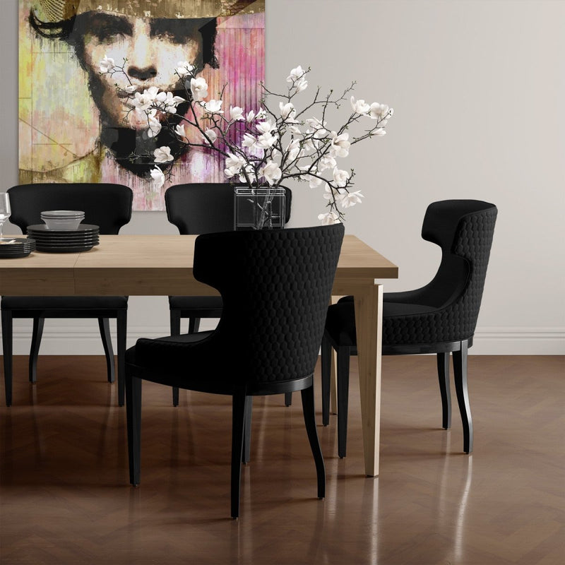 Dit plexiglas schilderij vrouw goud en wat roze en groen is exclusief verkrijgbaar bij Kontoer design