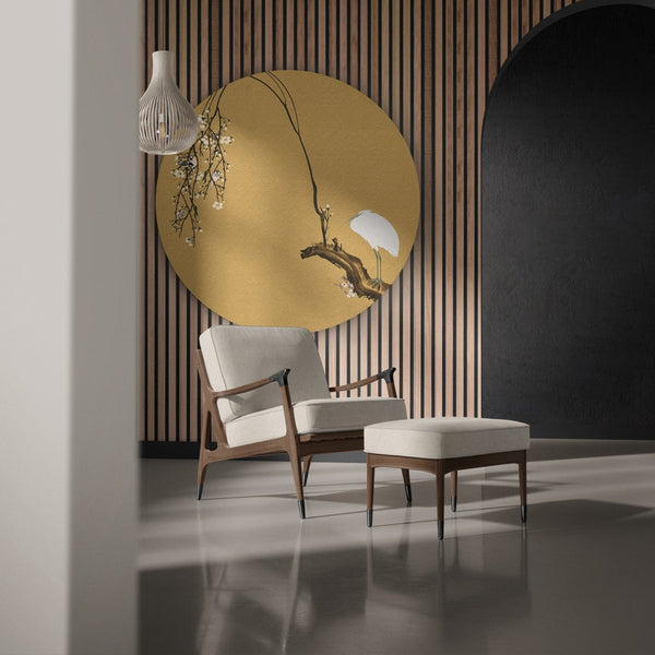 Gouden muurcirkel schilderij in een Japandi woonkamer, deze Japanse muurdecoratie staat erg mooi in een chique woonstijl.