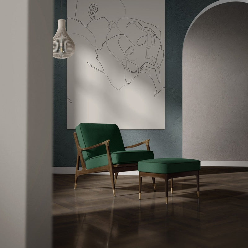 groot schilderij woonkamer met daarop een lijntekening gezicht 
