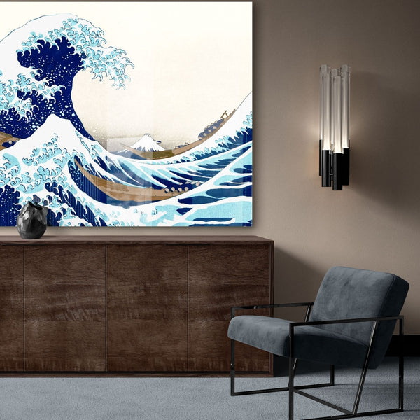 de golf van kanagawa op plexiglas, ook wel acrylglas, in een Japandi woonkamer met een Japans schilderij boven het dressoir