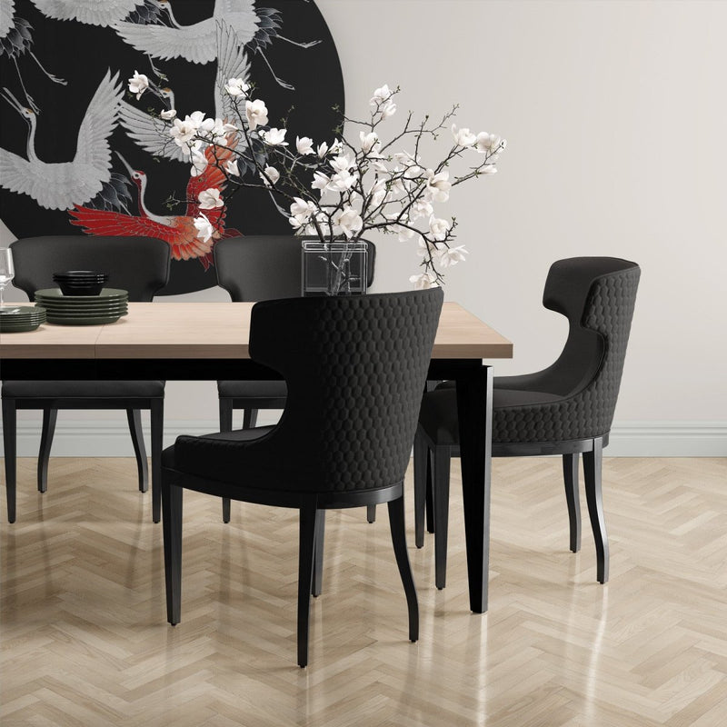 Dit is hem, de muurcirkel van aluminium dibond met kraanvogels in zwart rood en wit. Deze top decoratie is een blikvanger in jouw eetkamer of woonkamer.