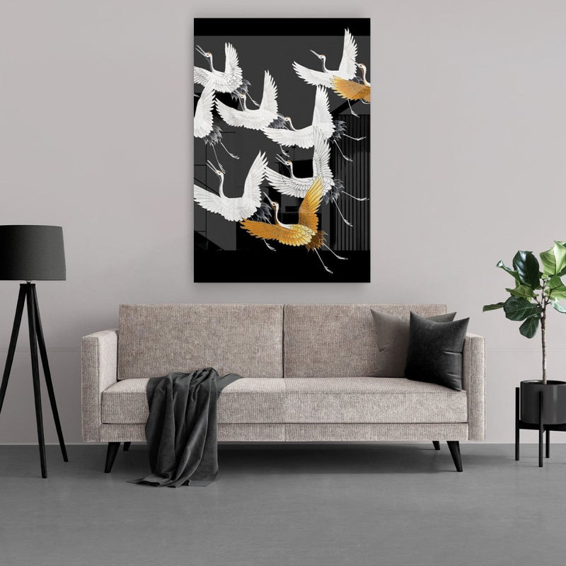 plexiglas schilderij japandi stijl, Scandinavisch interieur met Japanse woondecoratie zoals dit zwarte Japandi schilderij met kraanvogels en gouden details. Het geeft de woonkamer een luxe uitstraling.