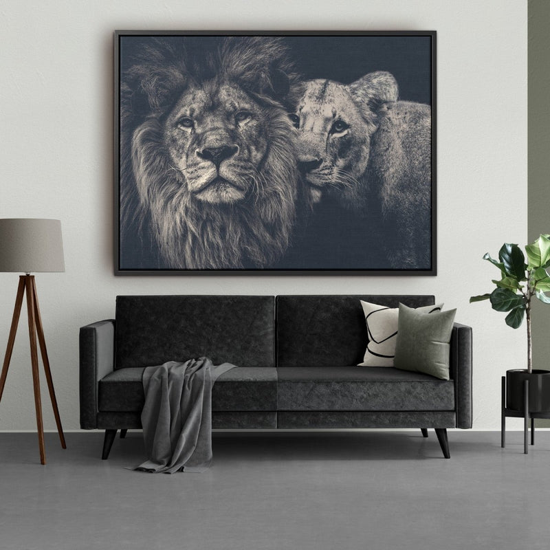 Lion couple op canvas met een lijst leeuwen schilderij voor een industrieel interieur
