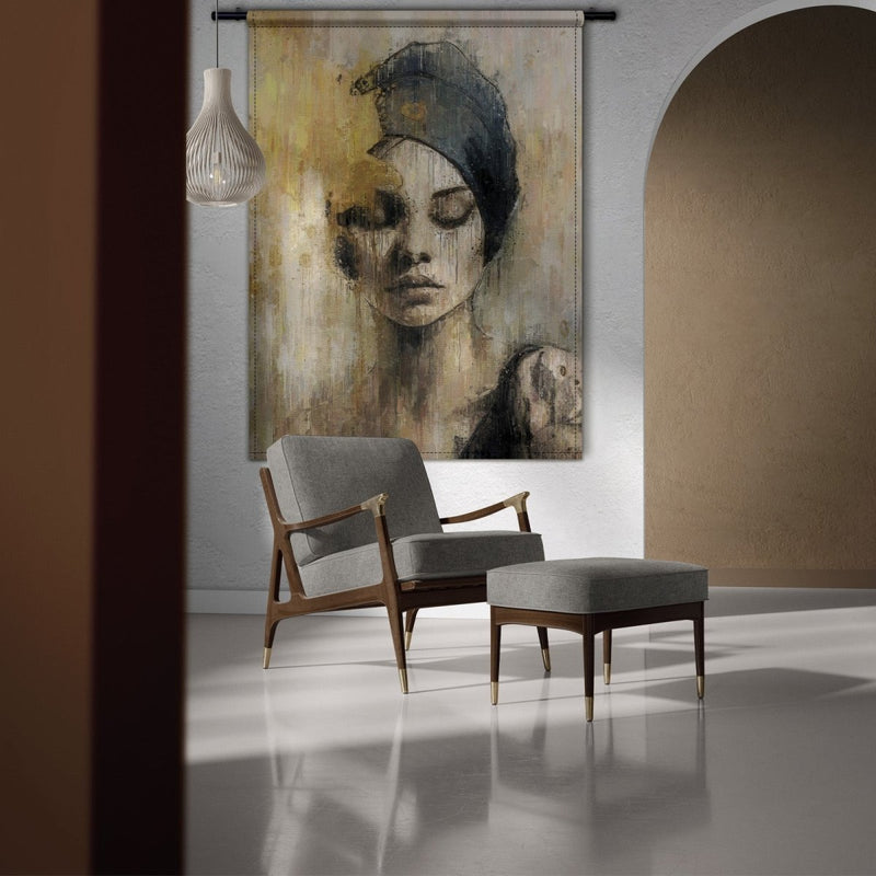 Trots zijn we met dit prachtige wandkleed. Het is de perfecte aanvulling voor onze collectie. De vrouw met tatoeage en gouden denkbeeld is een zeer mooie toevoeging voor iedere woonkamer.
